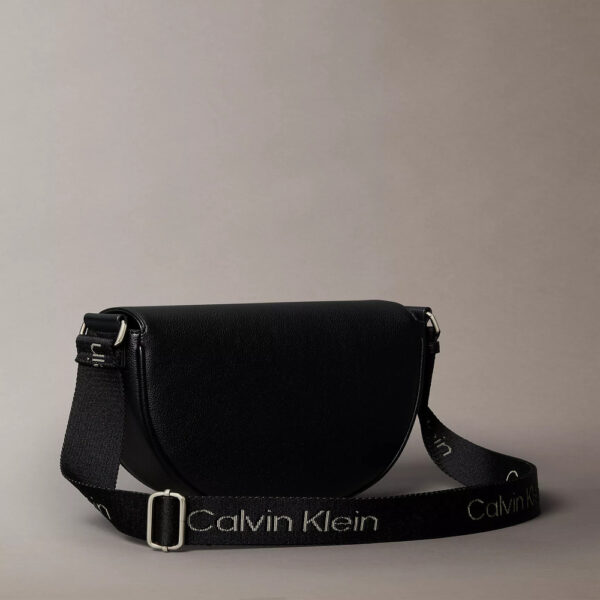 Calvin Klein All Day Saddle Bag - Imagen 3