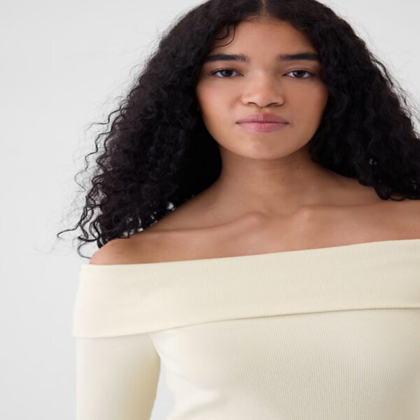 GAP Modern Rib Off-Shoulder Cropped Top - Imagen 2